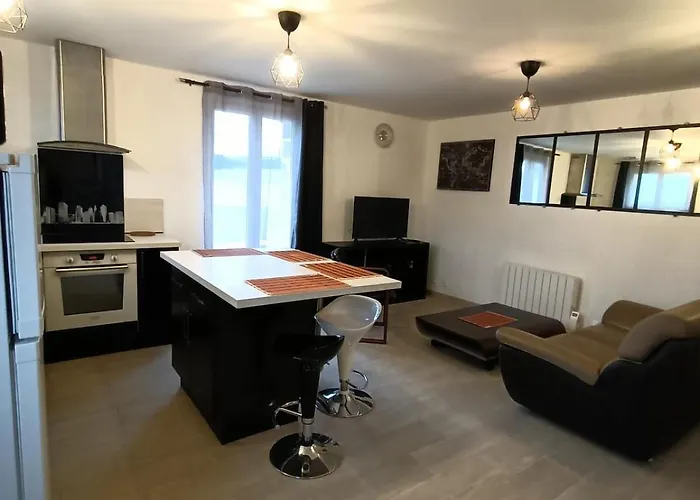 Le Petit De L'eminence Clecy